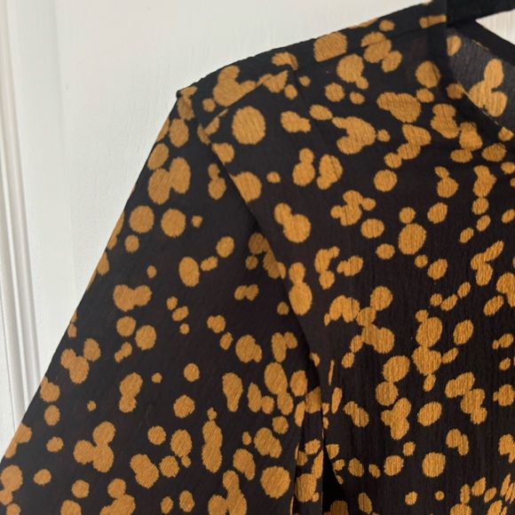 RW&Co | Crepe Long Sleeve Dot Print Blouse - Size L - Picture 3 of 8